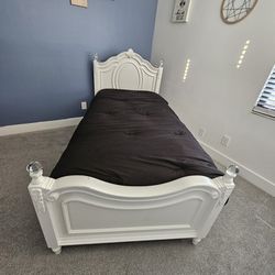 Twin Wood Bed And Boxspring