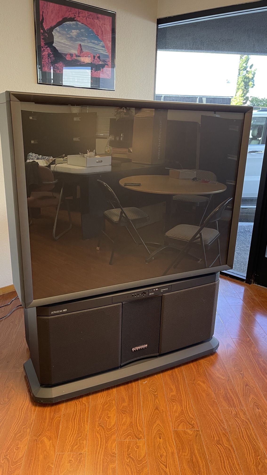 53 Inch Projector TV: Hitachi With Built In Stereo System