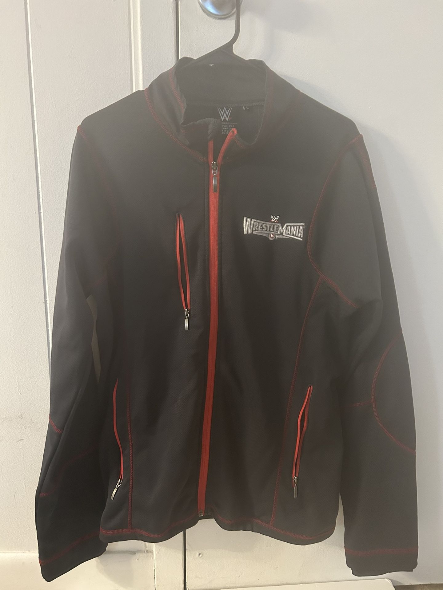 Large WWE Wrestlemania 31 Zip Up Sweatshirt Men's