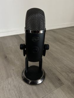 Blue Microphone (2) With Stabilizer And Pop Filter