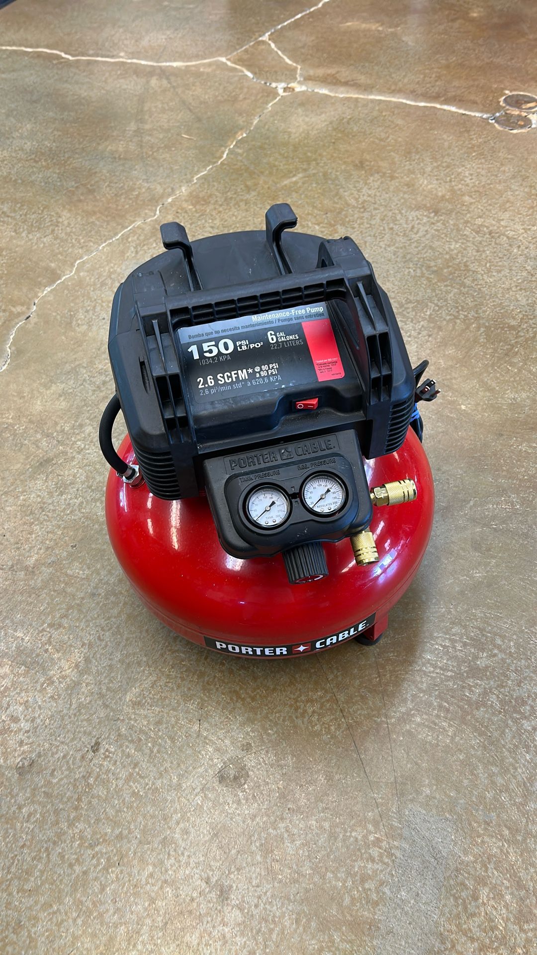 Porter cable 6 gallon, pancake style compressor like new