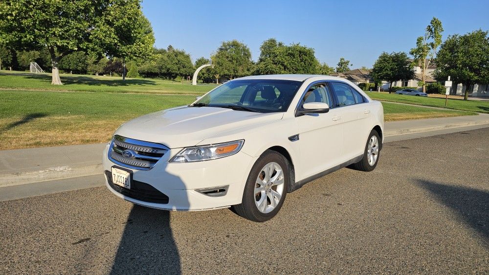 2011 Ford Taurus