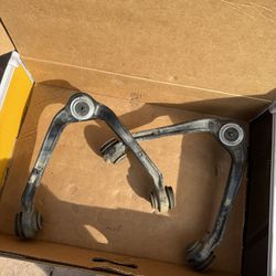 2000-2006 Chevy Silverado Upper control Arms 
