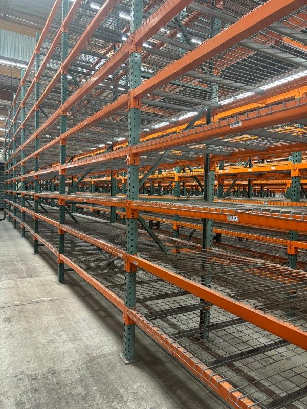 PALLET RACKS FOR WAREHOUSE
