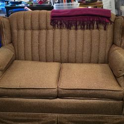 Couch/ Will meet to deliver