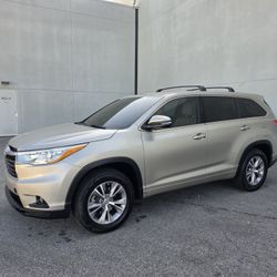 2016 TOYOTA HIGHLANDER LE