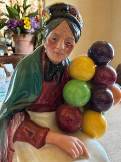 Royal Doulton “The Old Balloon Seller” HN1315 Figurine – Made in England – Excellent Condition