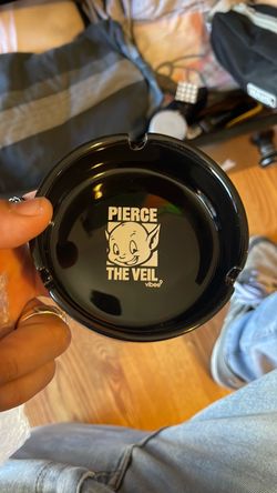 Pierce the devil ash tray