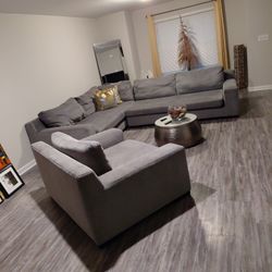 Sectional  W/  Big Chair