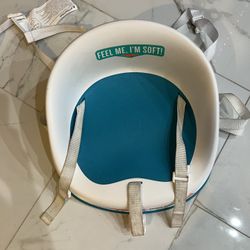 Prince Lionheart Baby Booster Squish Seat for Dining Table, Soft Seat with 3-Point Harness and Dual-Strap System for Toddler