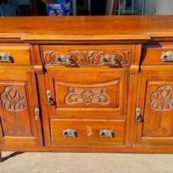 Buffet Cabinet 