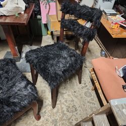 Original Furry Folding Chair With Foot Stool