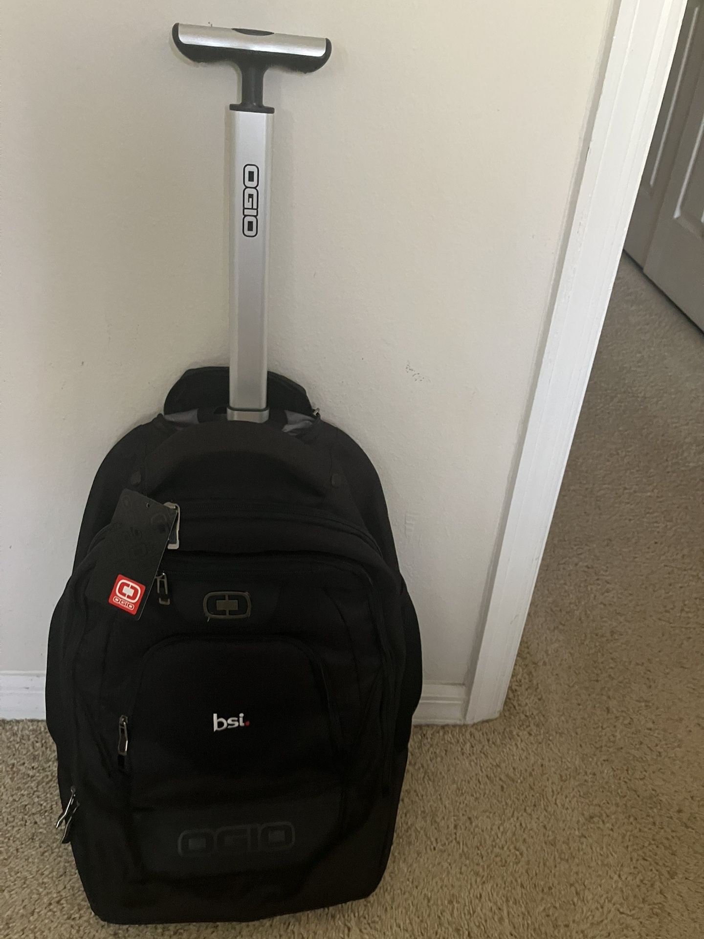 Ogio Rolling Travel Bag NEW!