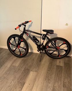 Mongoose bike with extras in excellent condition