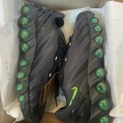Nike Air Max DN8 Size 11.5