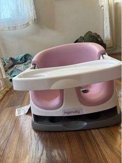Baby seat with tray