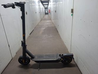 Segway Ninebot Max G2 Scooter