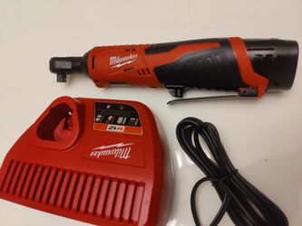 Milwaukee M12 3/8" Ratchet with 2ah battery and charger 