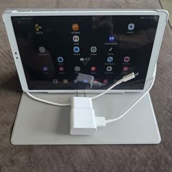 Samsung Galaxy Tablet A7 Lite 8.7” 32 GB W/ Case
