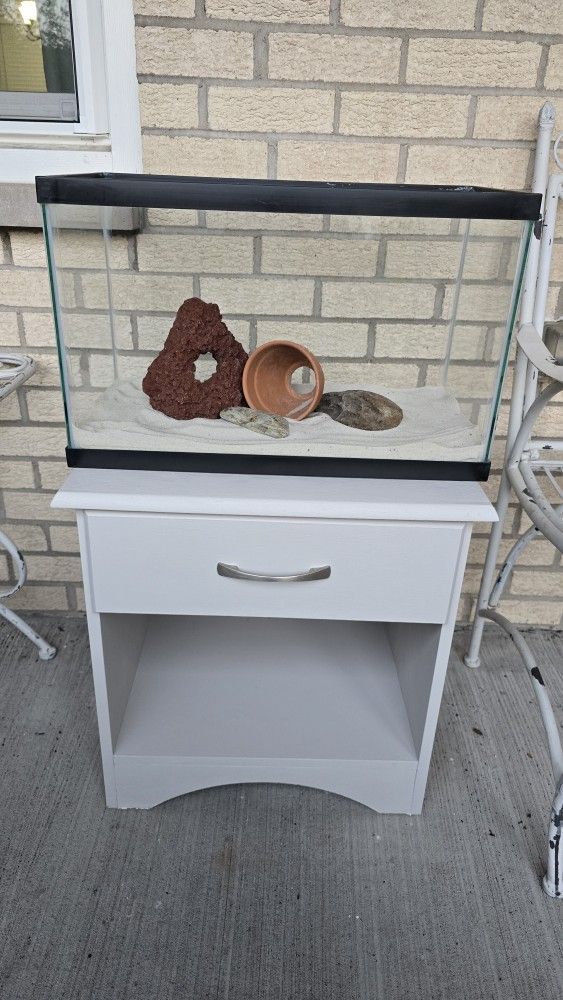 Fish Tank - 10 Gallons with stand 