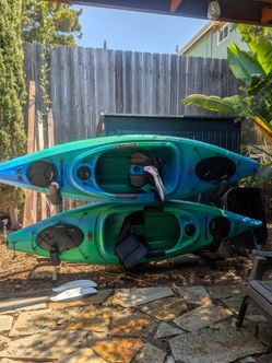 Equinox 10.4 x2 Kayaks with Stand