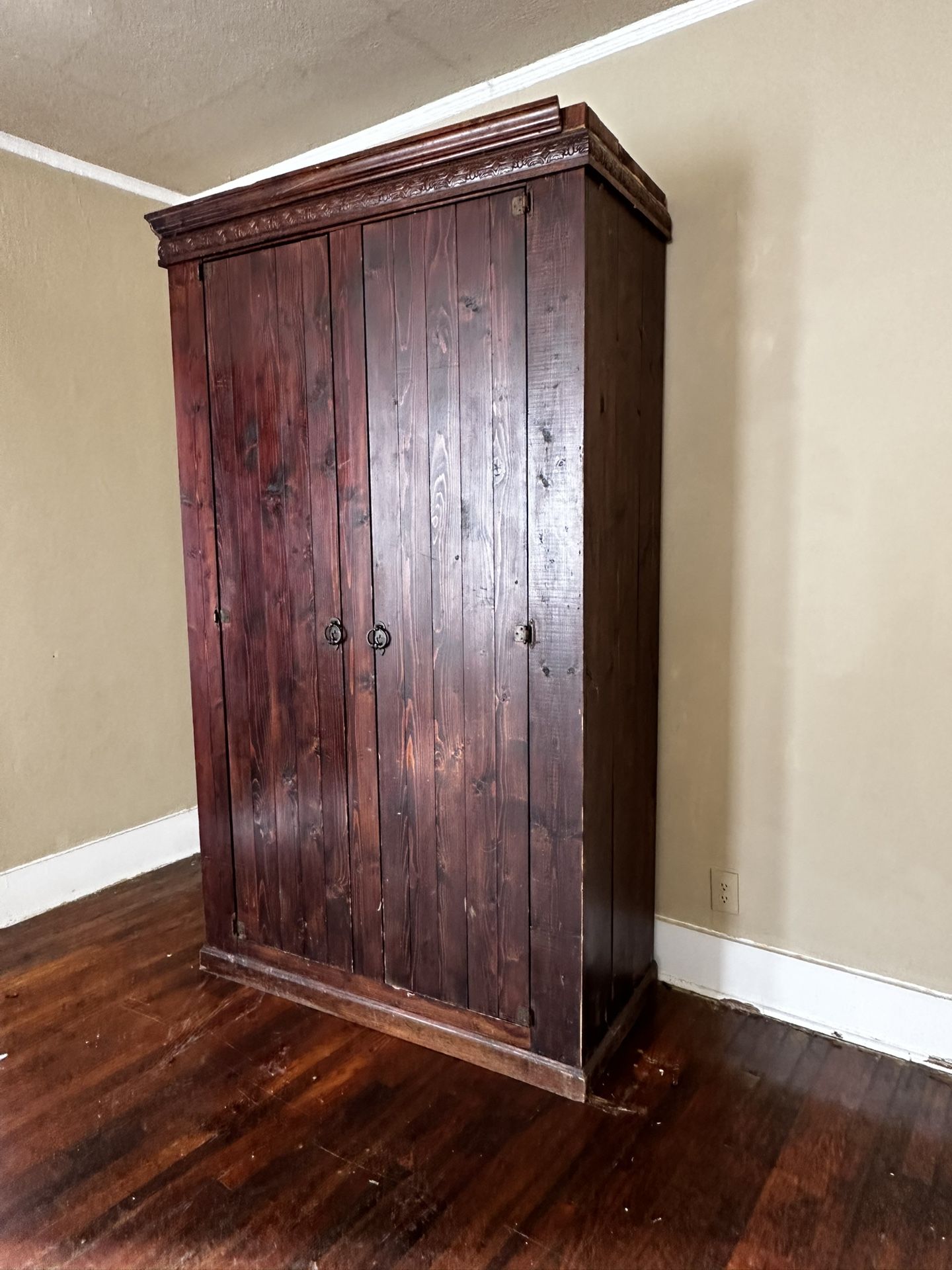 Armoire Antique Cabinet