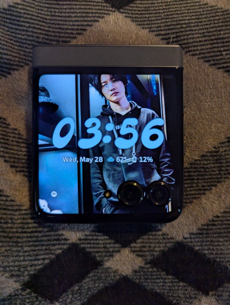 Moto Razr 2024