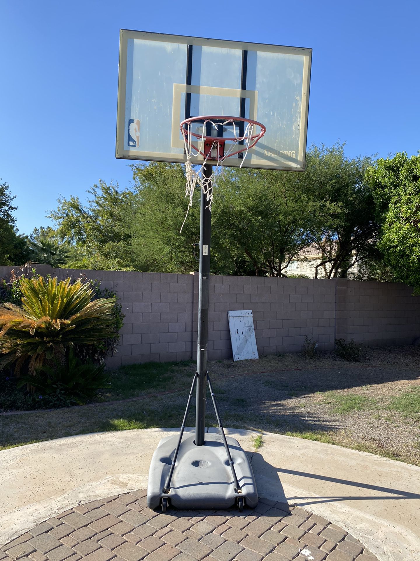 Spaulding Basketball Hoop