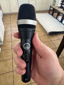 AKG D5S Dynamic XLR Microphone, Windscreen, Pop Filter, XLR cable, and Desktop Mic Stand
