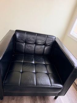 Black Leather Tufted Accent Chair