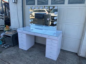Large Heavy Duty Vanity Table with Lights and Outlets