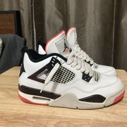 Jordan 4s Pale Cliton