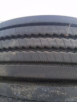 Set of4 225/70/19.5 Michelin $300 not install