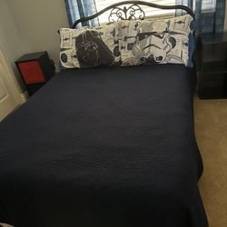 Boys Star Wars  Sheet And Dark Blue Coverlet