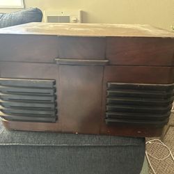 Antique Record Player/Radio