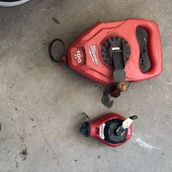 Measuring Milwaukee Milwaukee Measure One Is 100 Feet And The Other One Is6;1 Gearratio 48/22 /3990