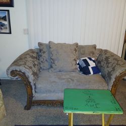 Couches.for sale.make offer.for good price no tears