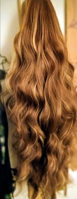 Wigs 100% human hair great shape