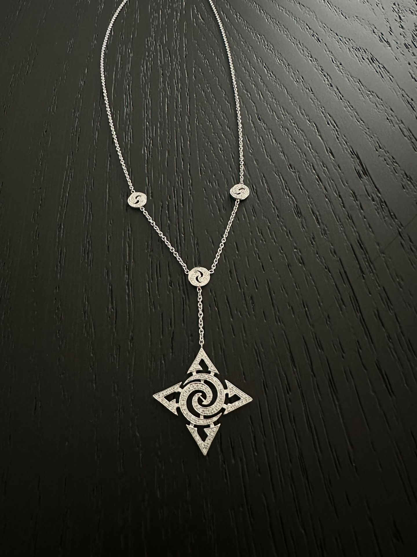 14k Star-Shaped Diamond Necklace