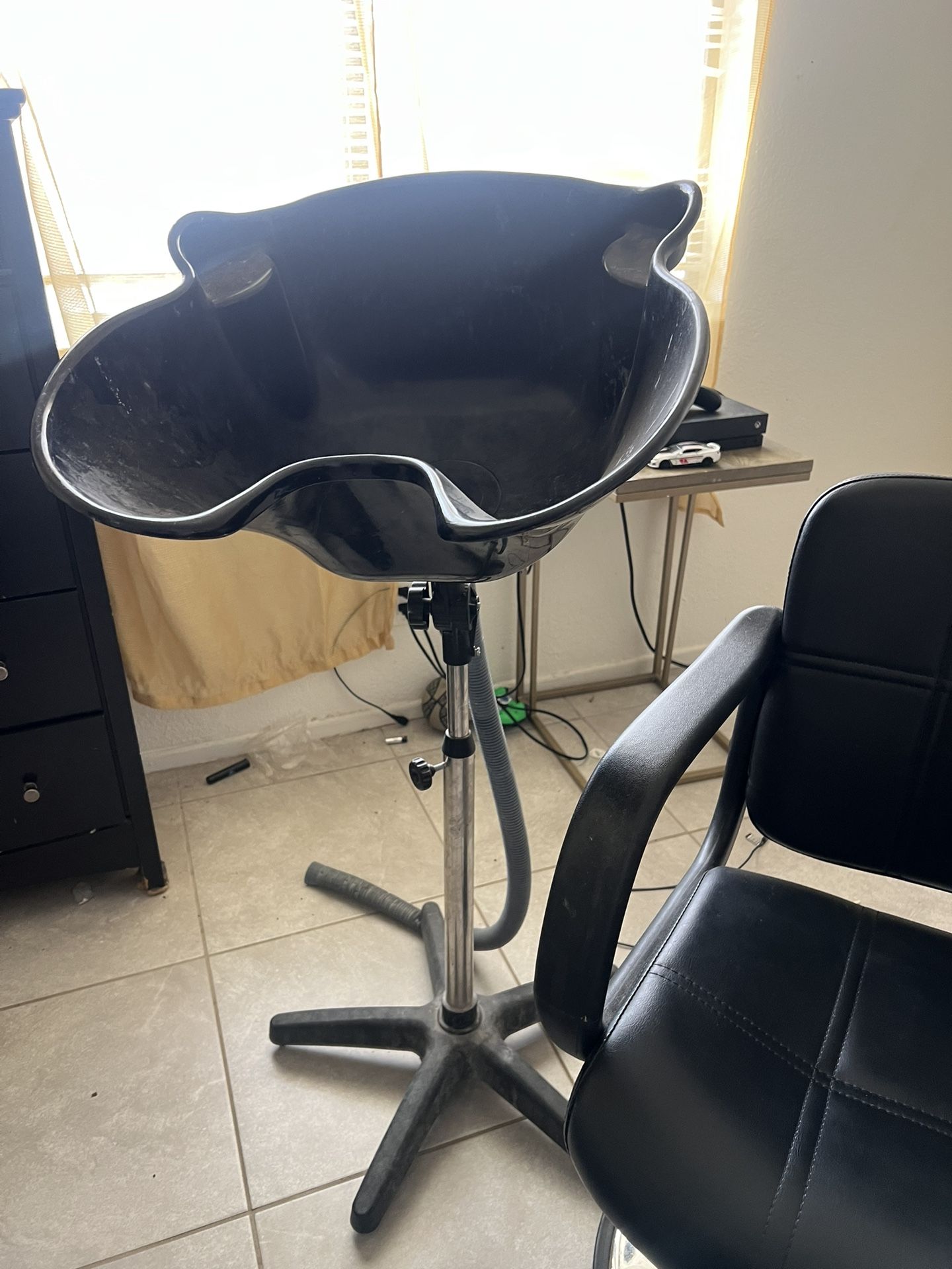 Portable salon washing bowl