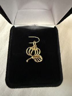 Brand New 14K Plated Flower Pendant