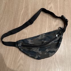 Army Camo H&M Fanny Pack Waist Bag - Stussy Vintage Supreme Nike Sports