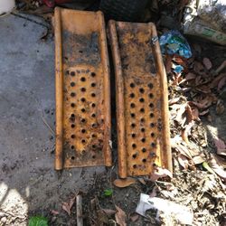 Car stands or jacks