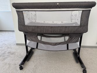 Baby Bassinet with Wheels and Storage