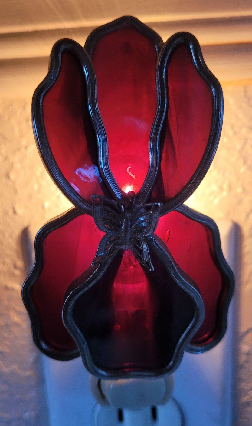 Stained Glass Iris Bloom Nightlight W/ Silver Butterfly Accent Vtg