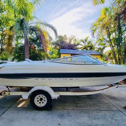 2000 Capri Bayliner Boat