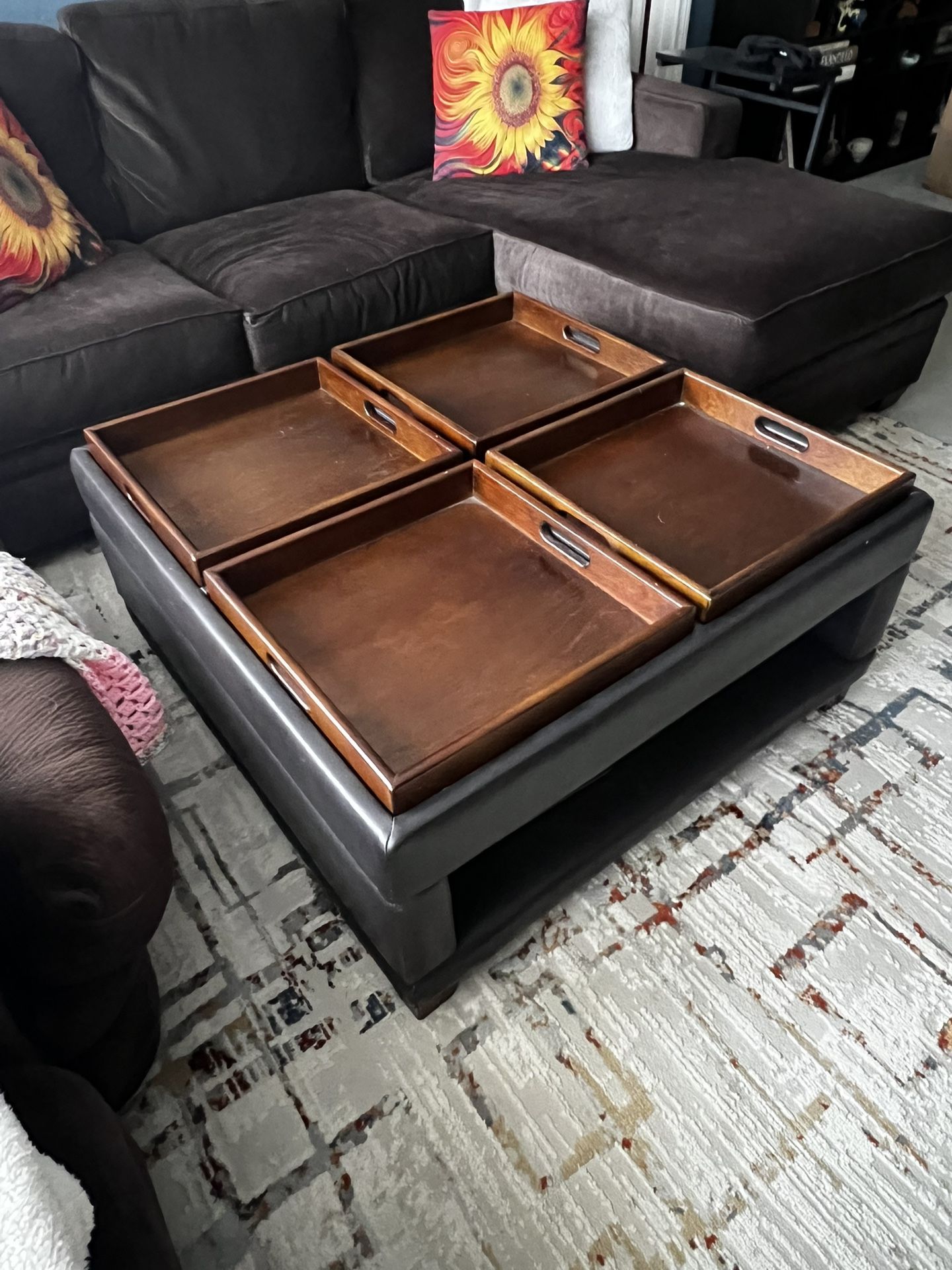 Coffee Table / Ottoman