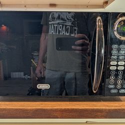 Nice Sunbeam microwave 900w black micro wave oven works well