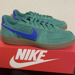 Nike Field General Size 6Y  Malachite Hyper Royal IF0465-302