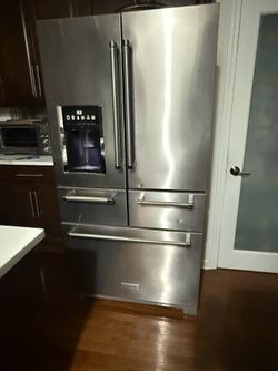Refrigerator kitchen aid